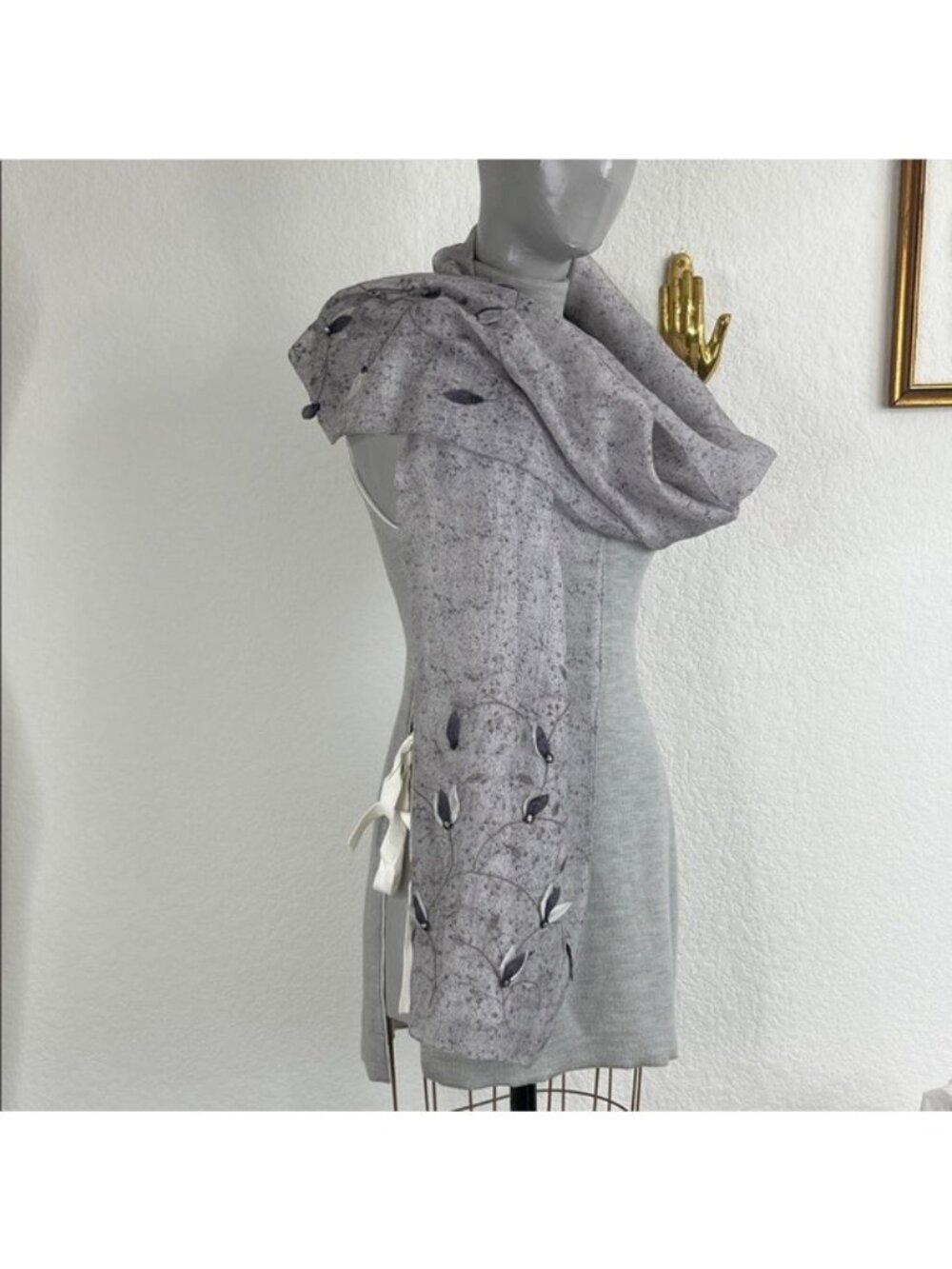 VTG Grey Wool Silk Handmade Scarf Leaf Petal Embroidered Applique Wrap Shawl